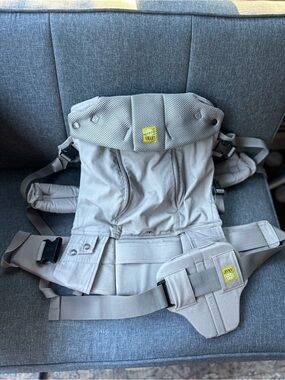 6-in-1 Lille Baby All Seasons Carrier